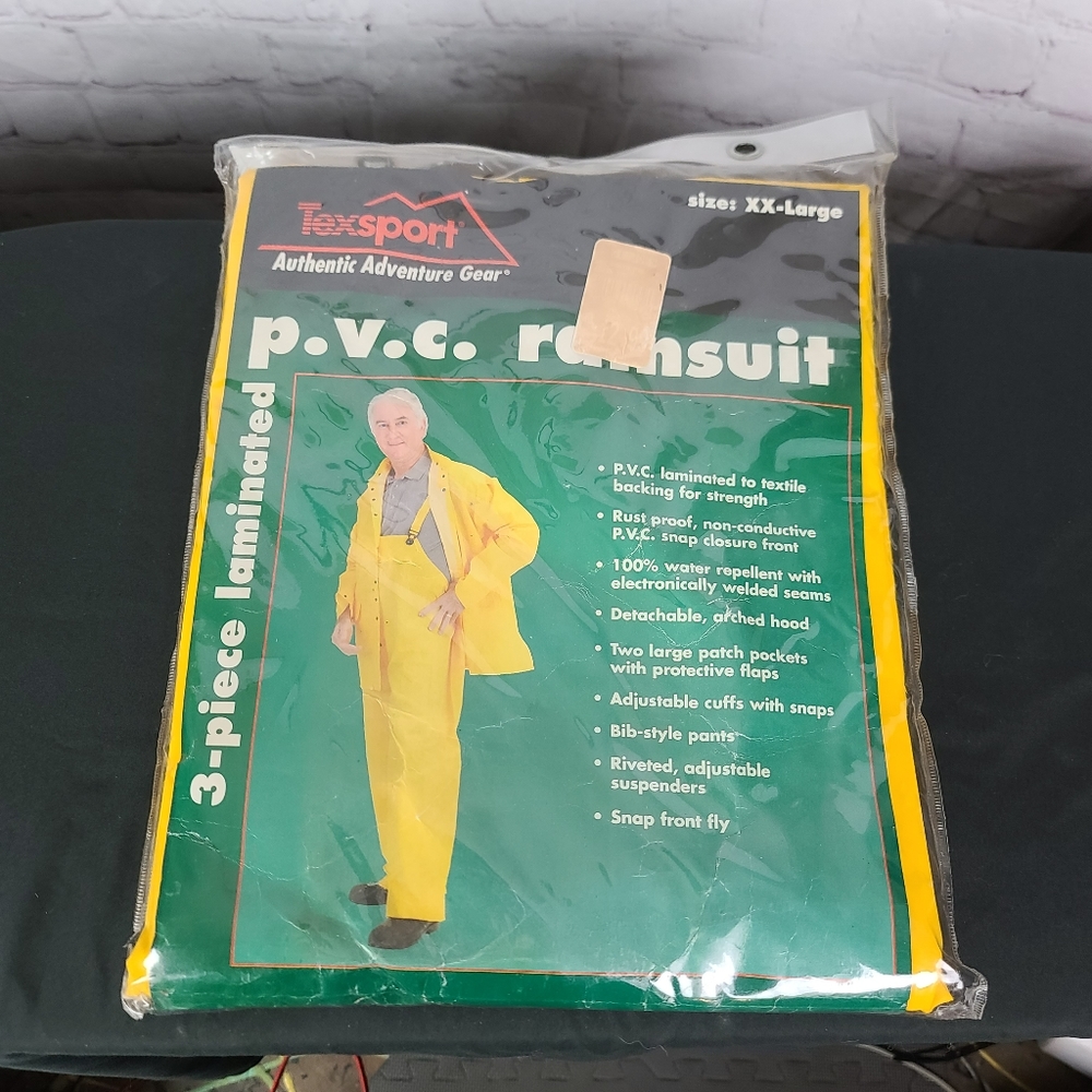 Texsport Authentic Adventure Gear. P.V.C. Rainsuit. 3-piece laminated Ye…